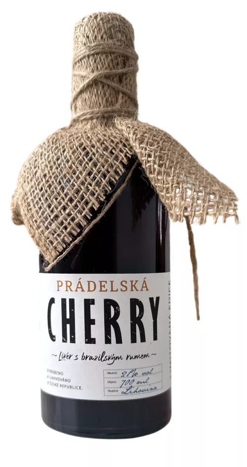 PRÁDELSKÁ Cherry s brazilským rumem 21% 0,7